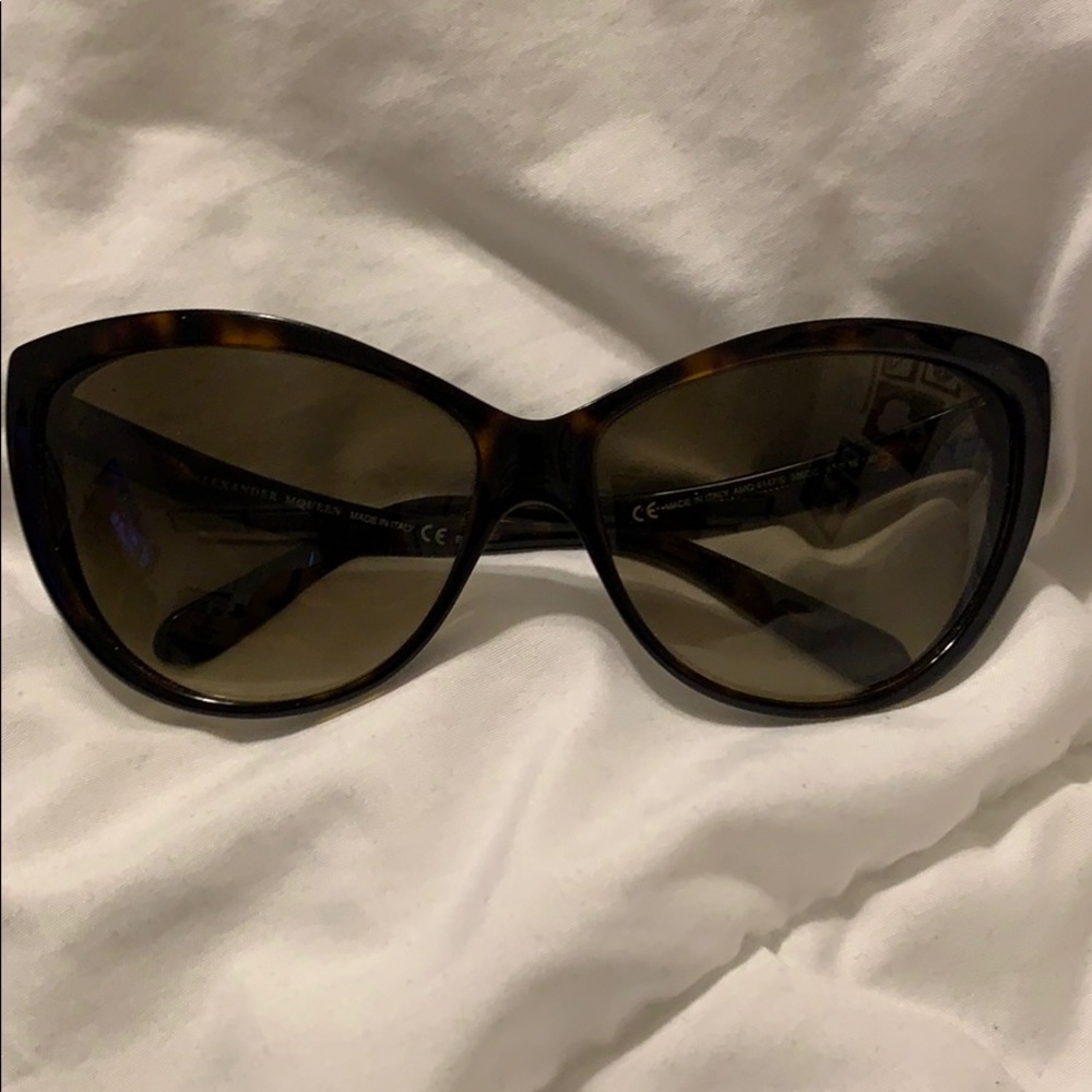 ALEXANDER MQUEEN SUNGLASSES